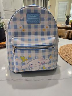 Sanrio loungefly  cinnamon roll back pack