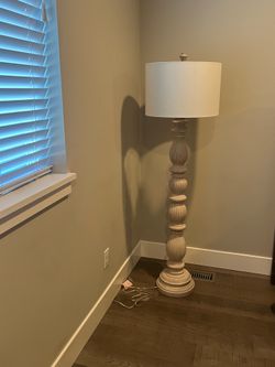 Floor lighting lamp, 62”H