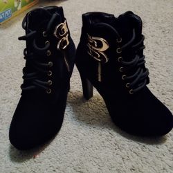 High Heels Boots Size 7.5