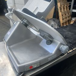 Hobart HS6N-1 Manual Meat & Cheese Slicer w/ 13" Blade, Belt Driven, Aluminum, 1/2 hp