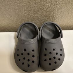 Toddler Crocs (Size 8)