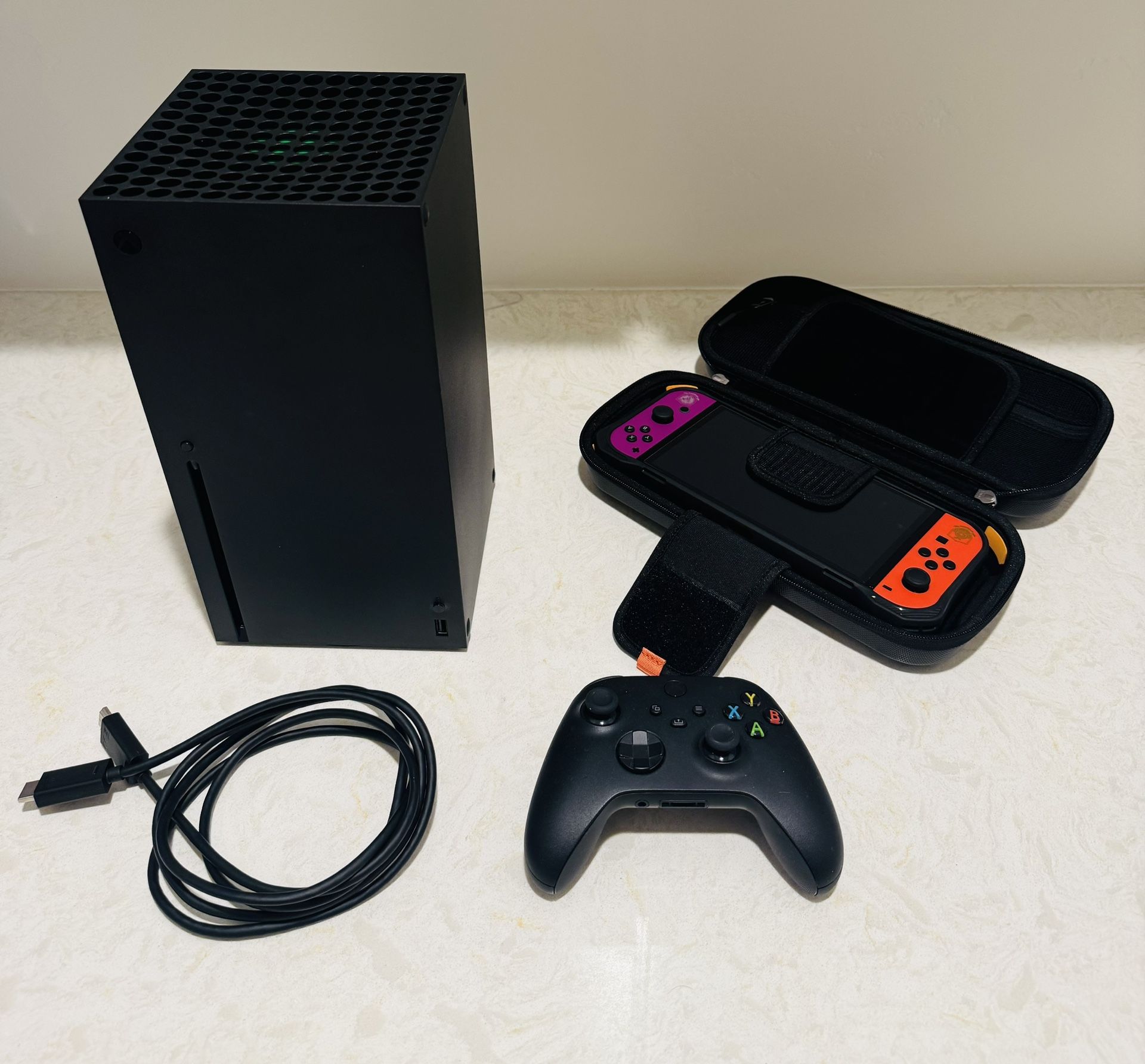 Xbox Series X and Nintedo Switch