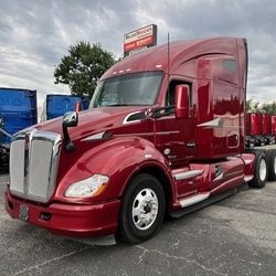 2020 KENWORTH T680 - DOUBLE BUNK 455HP - APU!