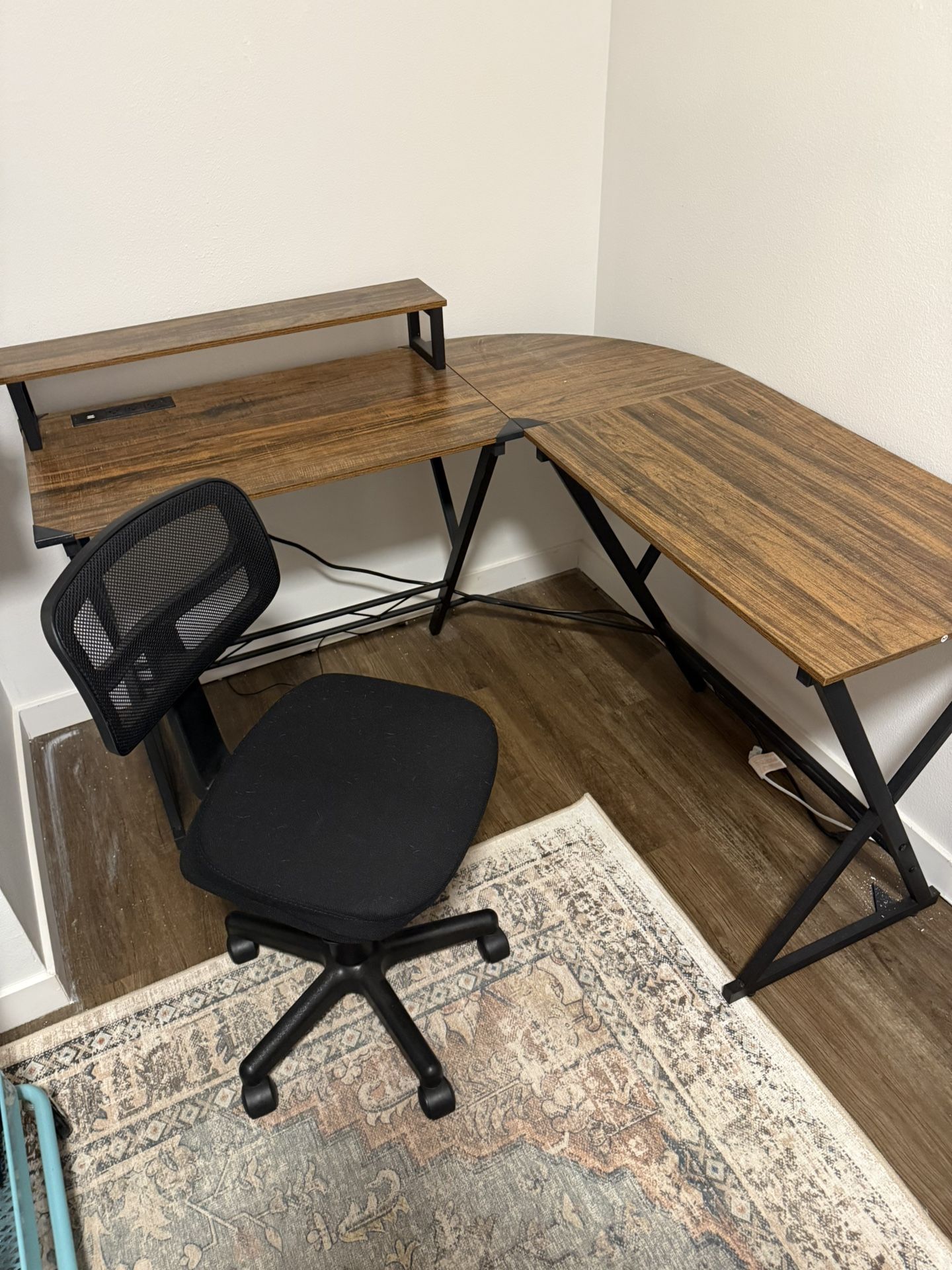 Corner Desk And Chair