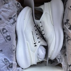 white Under Armor Running Shoes 10mens 