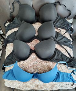LOT OF 4 UNDERWIRE BRAS – 3 AUDEN 34B + VICTORIA’S SECRET 32D DEMI – GOOD CONDITION