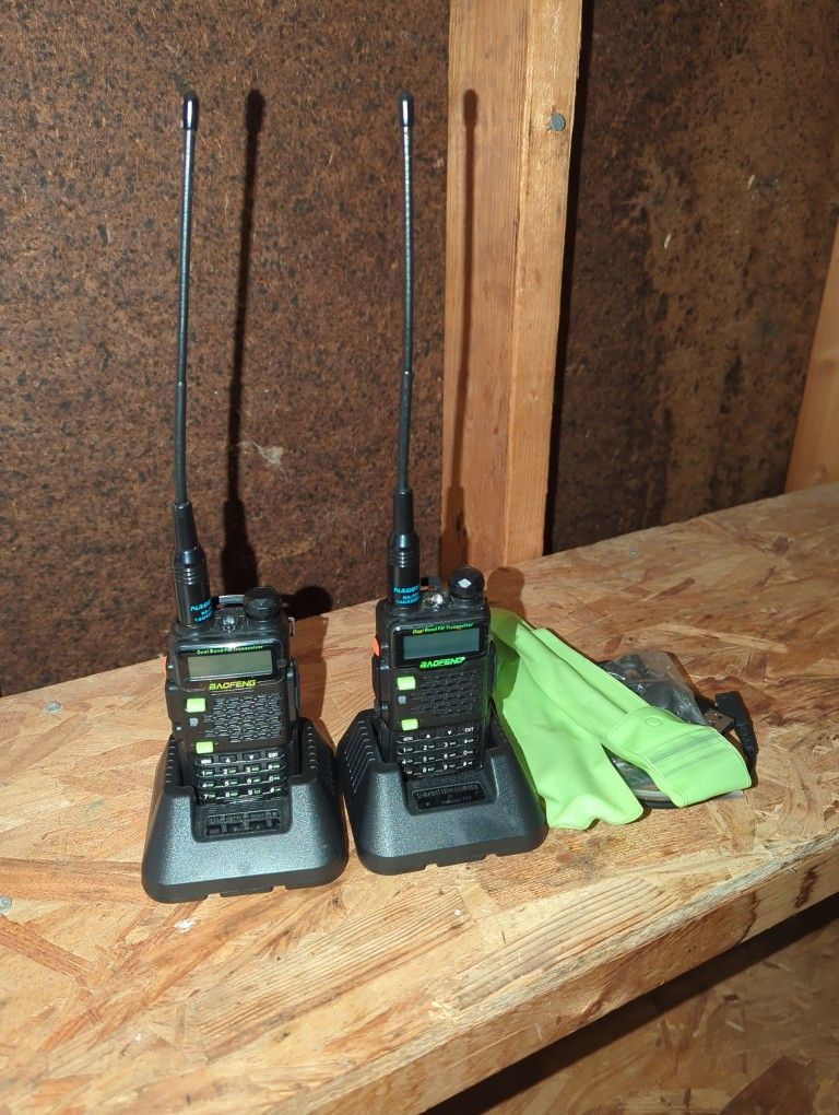 2 X Baofeng UV-5R Radios