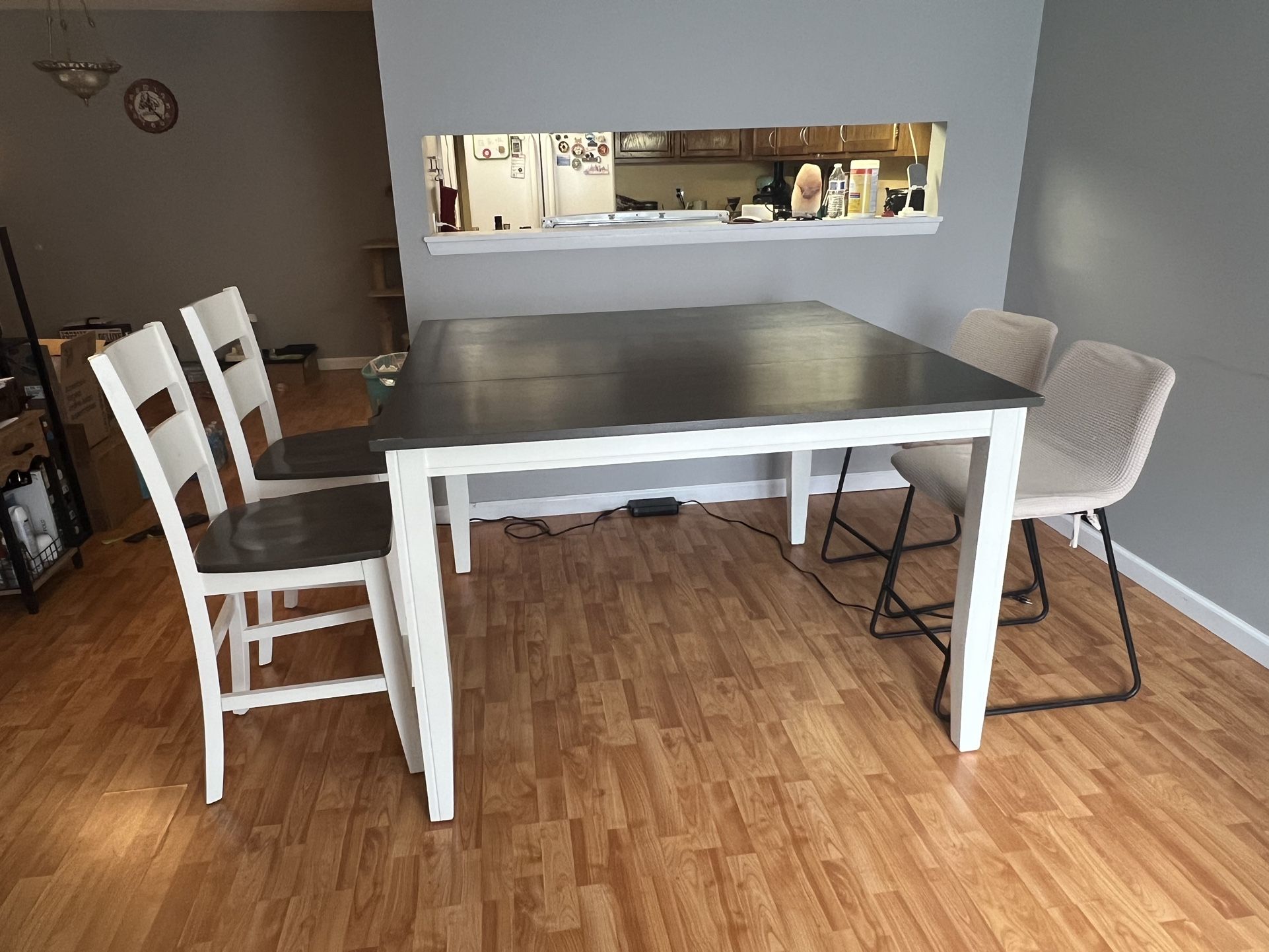 Extendable Dining Table Set