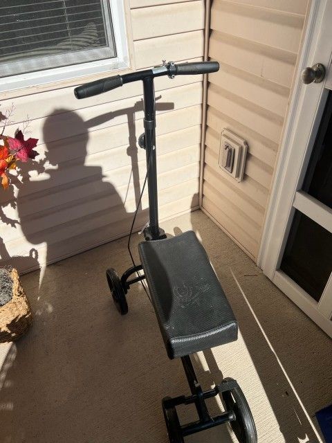 Knee Walker