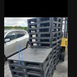 Plastic Pallets 37 32