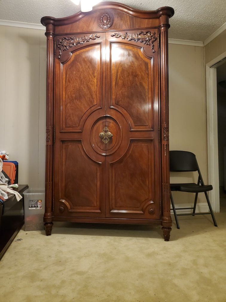 Karges Furniture: Louis XVI Armoire