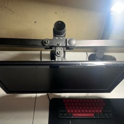 Triple Monitor Mount 