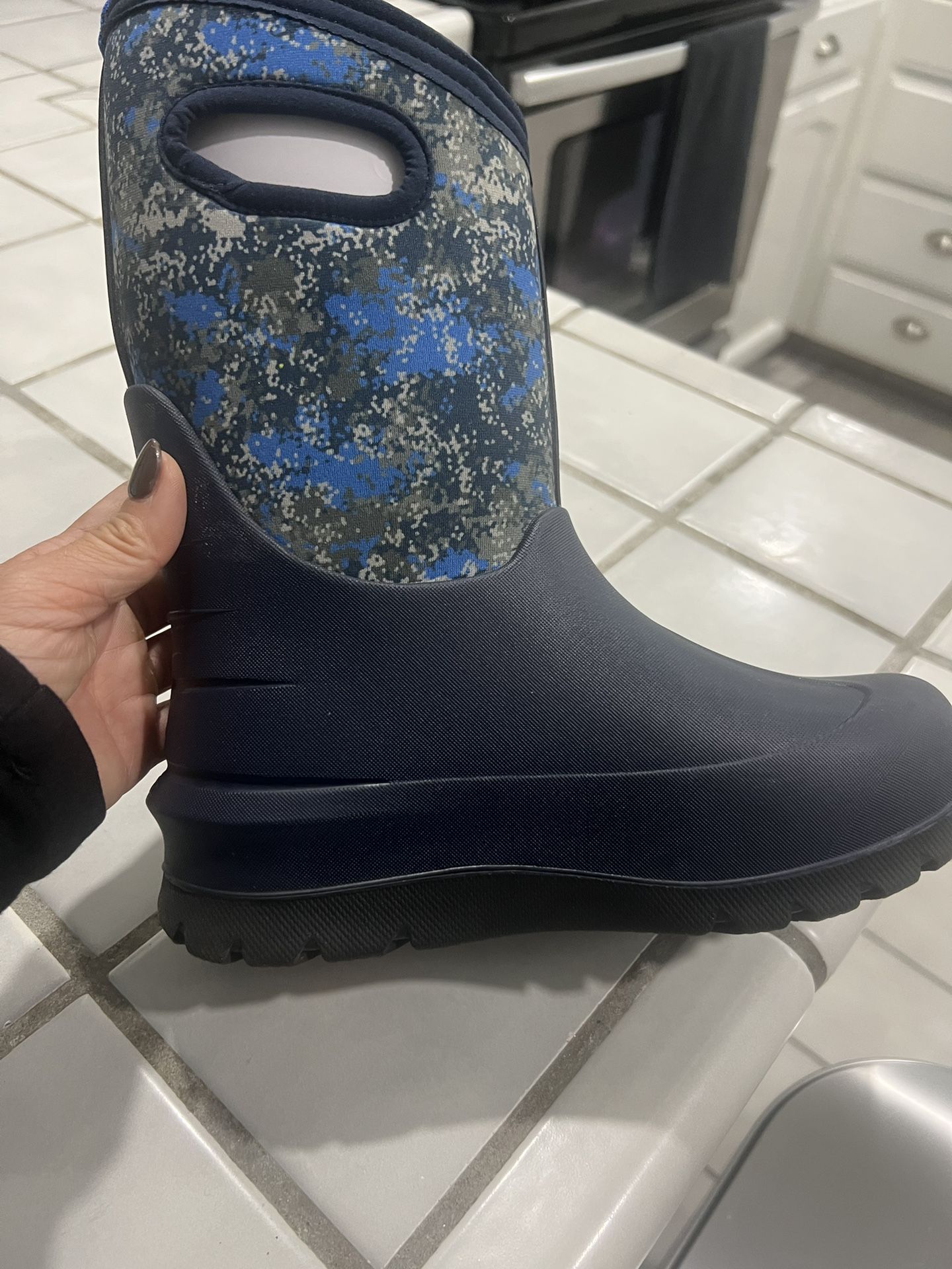 2 Bogs Winter Boots