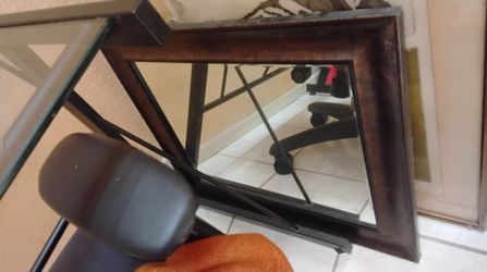 Free wall mirror