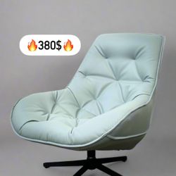 BIG LEATHER ARMCHAIR