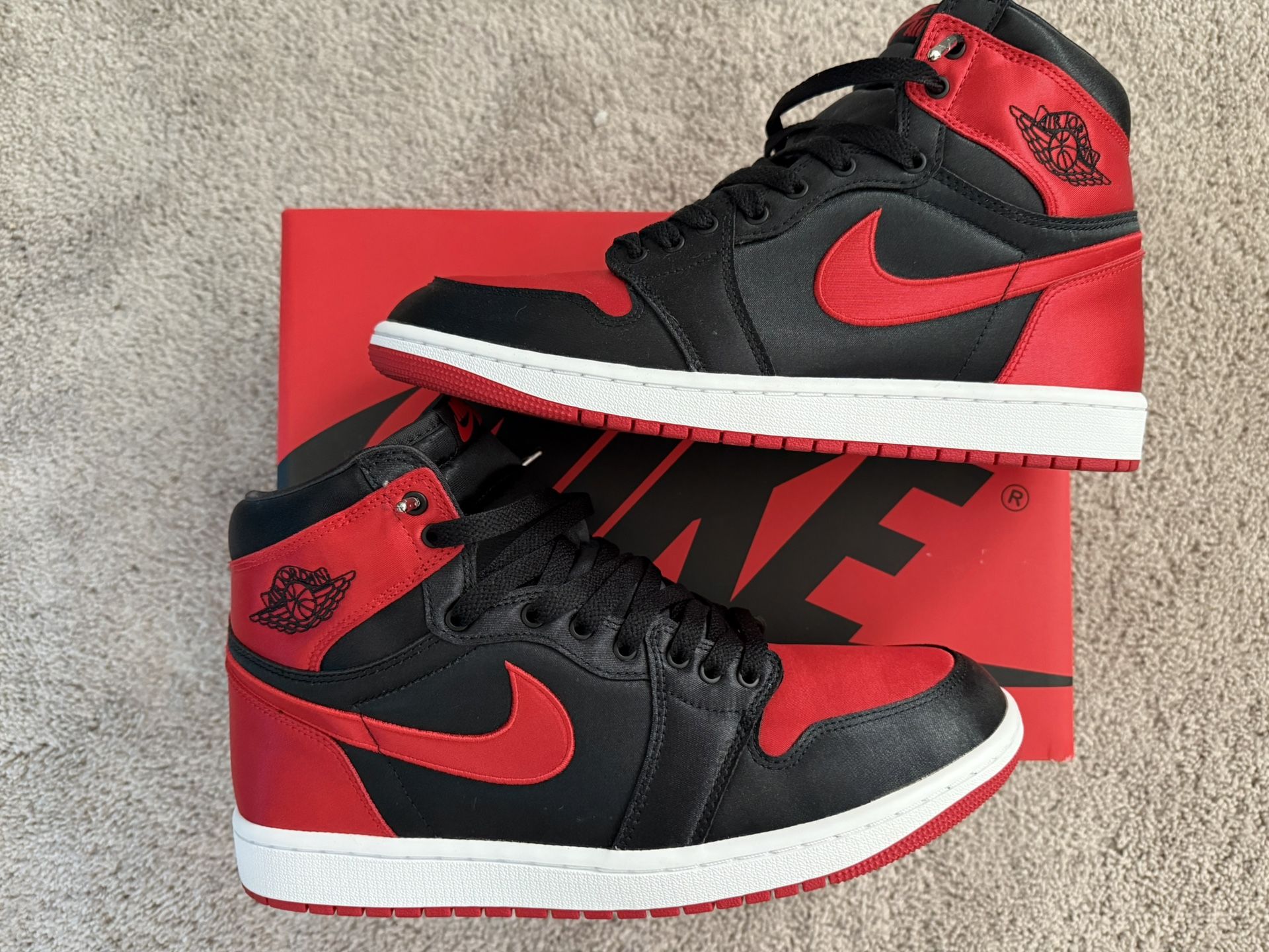Jordan 1 Retro High OG Satin Bred