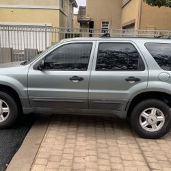 2005 Ford Escape 