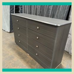 Dresser/ Eight drawers dresser