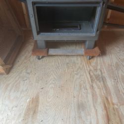 Wood stove 