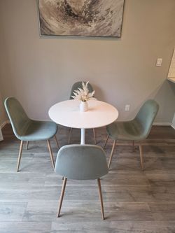 NO TABLE... 4 Green Velvet Chairs ONLY
