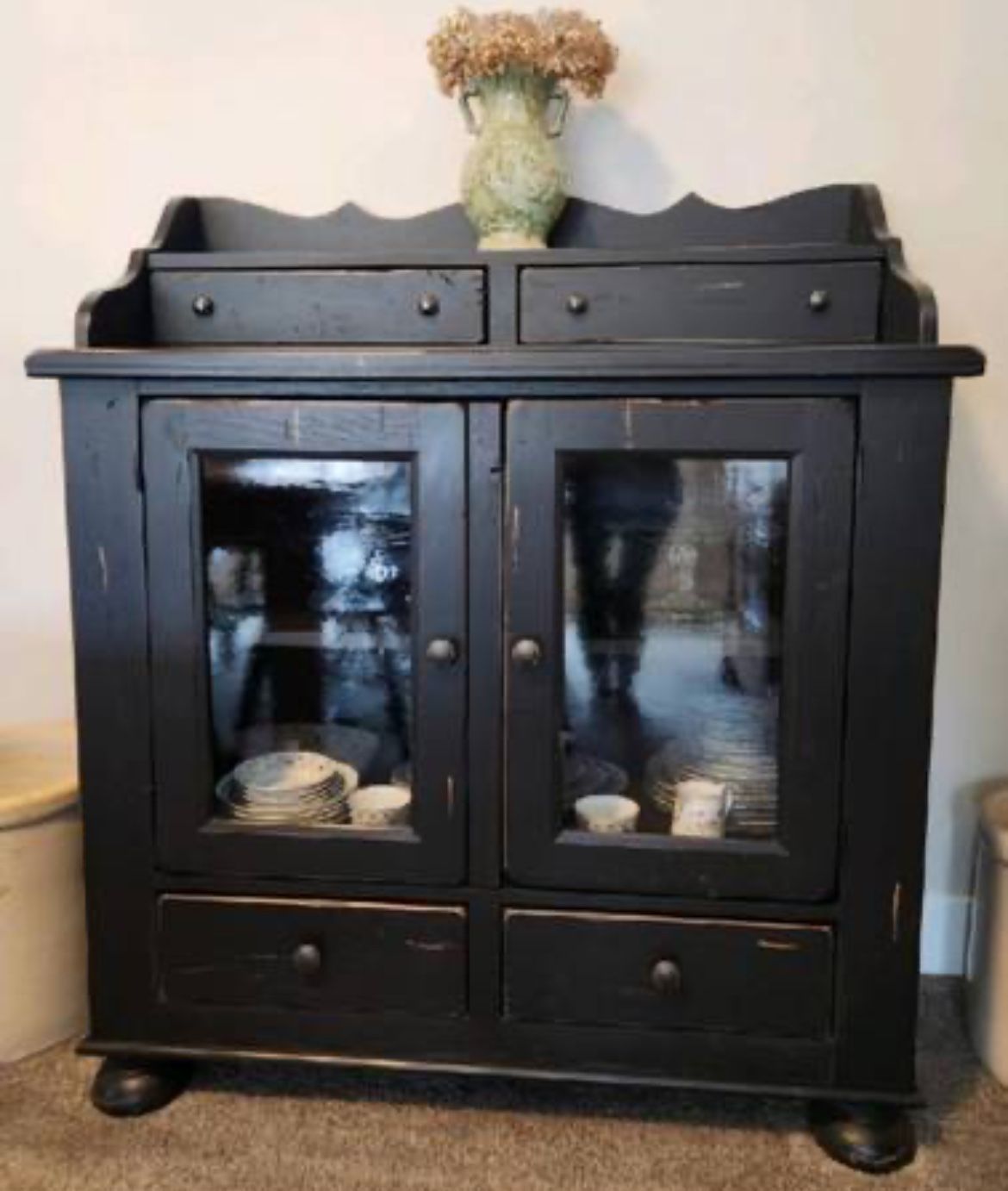 Broyhill attic heirloom oak buffet / bar cabinet