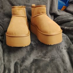 Dream Pairs Platform Winter Boots Size 8.5