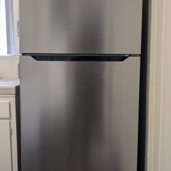 Refrigerator - Stainless Steel Insignia