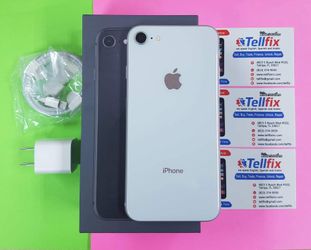iPhone 8. 64GB. Factory unlocked 🔓 Like new condition 🎁 With warranty 🧾