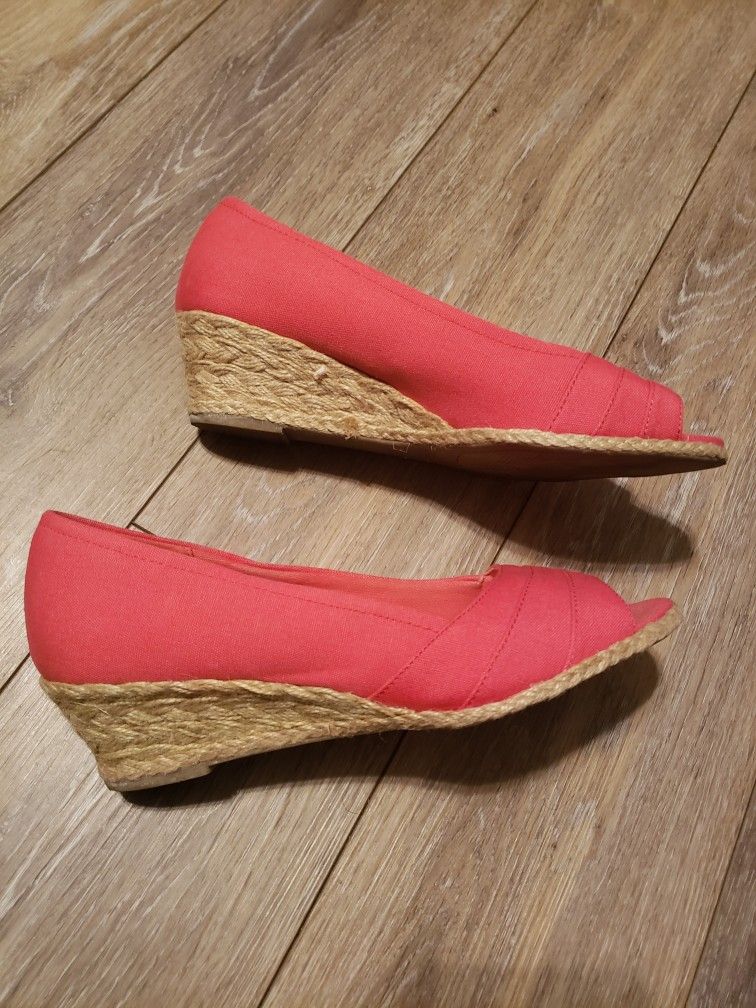 Kelly And Katie Wedges Size 7.5