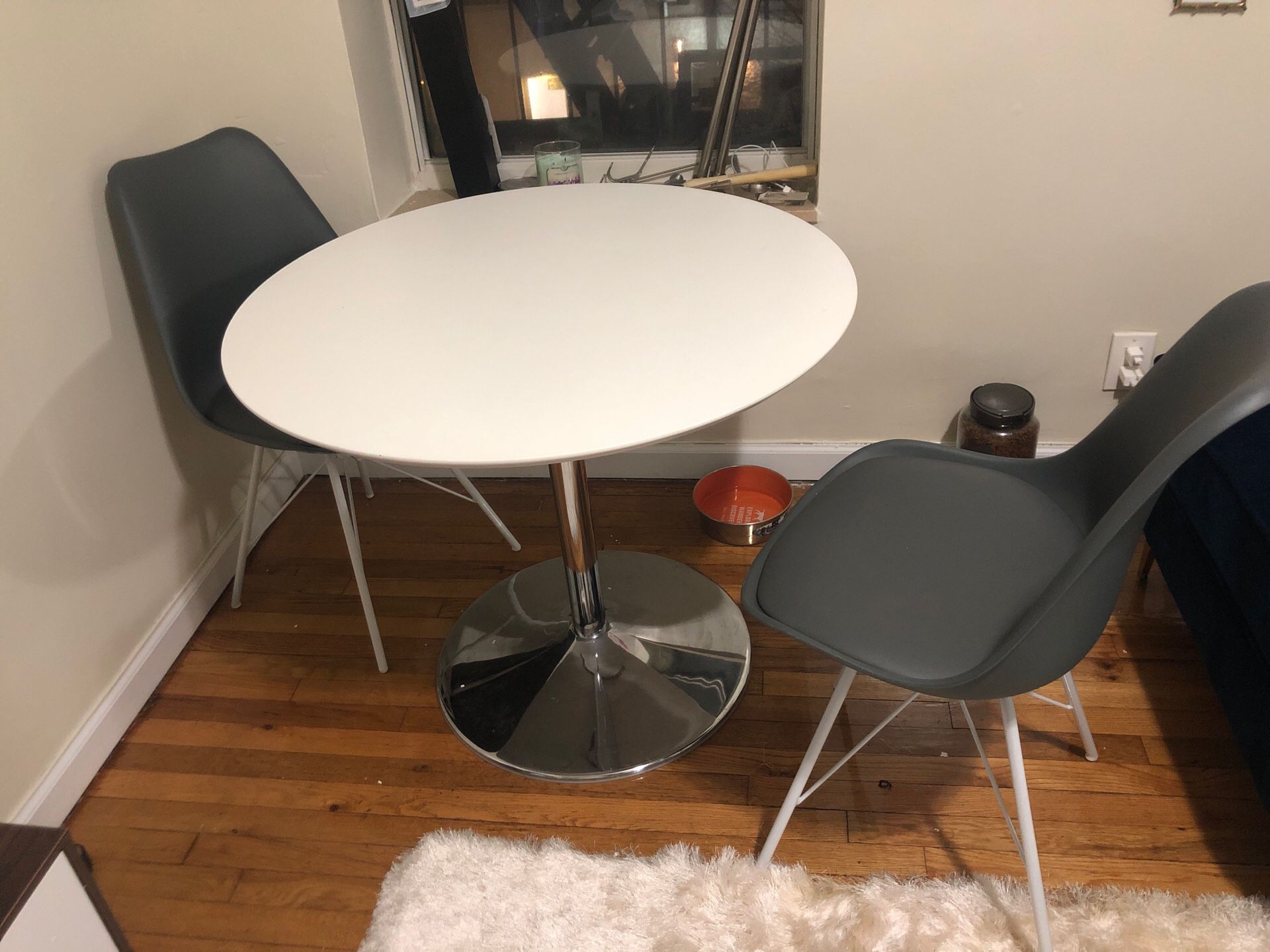 Table + chair set