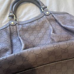Gucci Brown Shoulder Bag with Luxurious Leather Handles