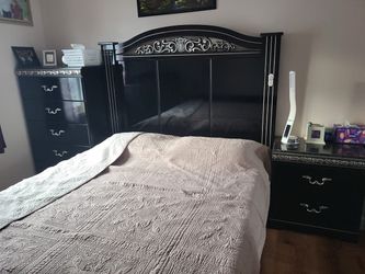 Queen bed