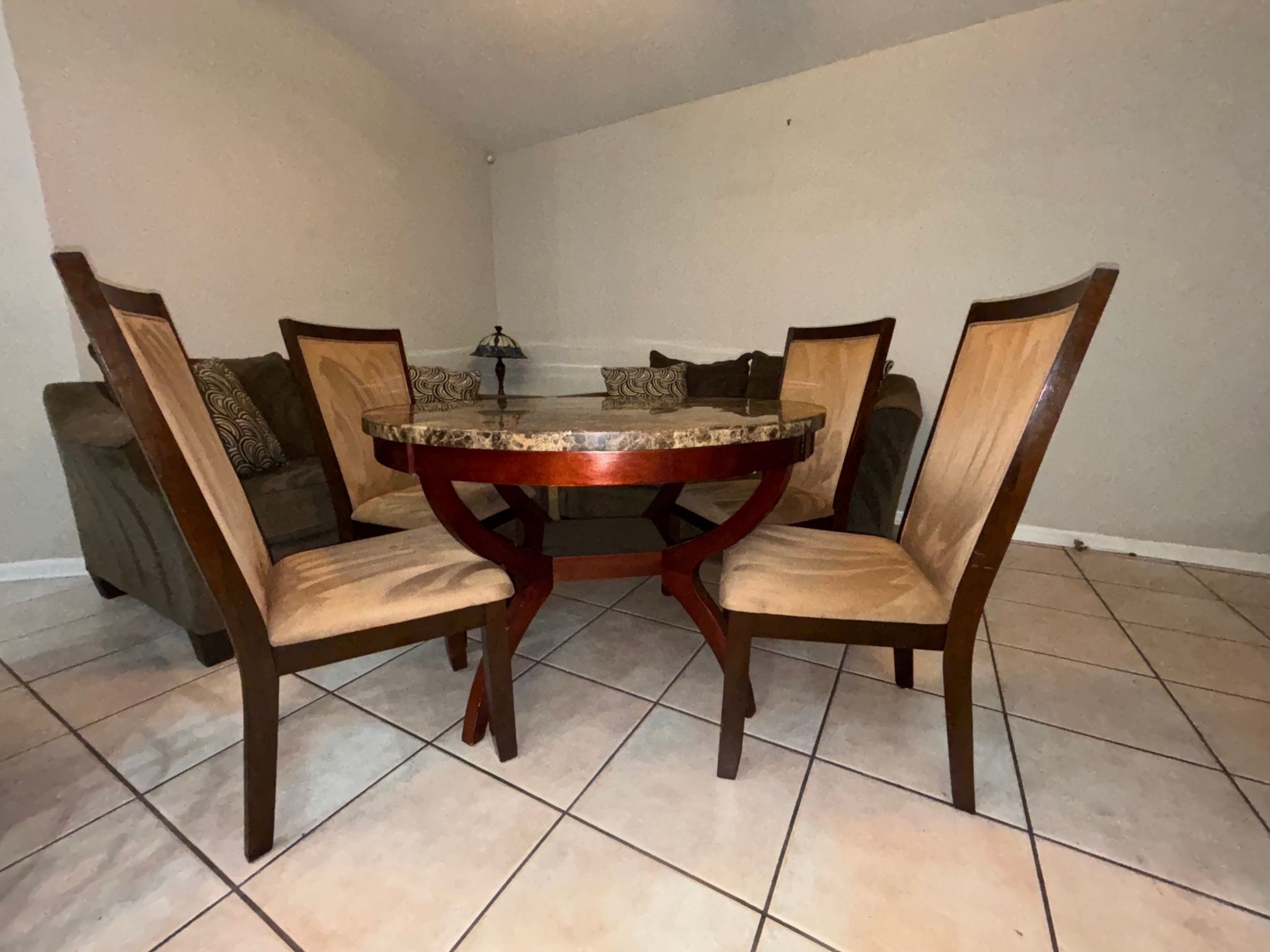 4 Person Table With Chairs