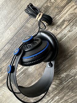 Studio headphones