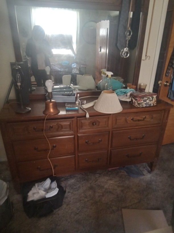 Dresser W/ Mirror