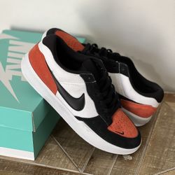 Nike SB Force 58 Size 9.5M DV(contact info removed) White/Black with OG box BRAND NEW!