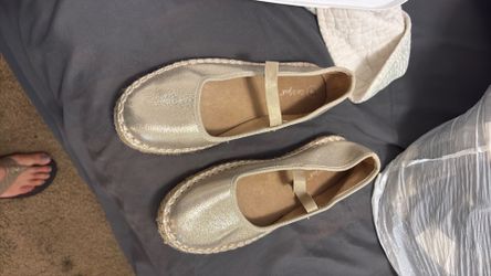 Girls shoes size 4