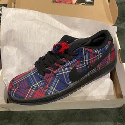 NIKE SB DUNK LOW NARDWUAR