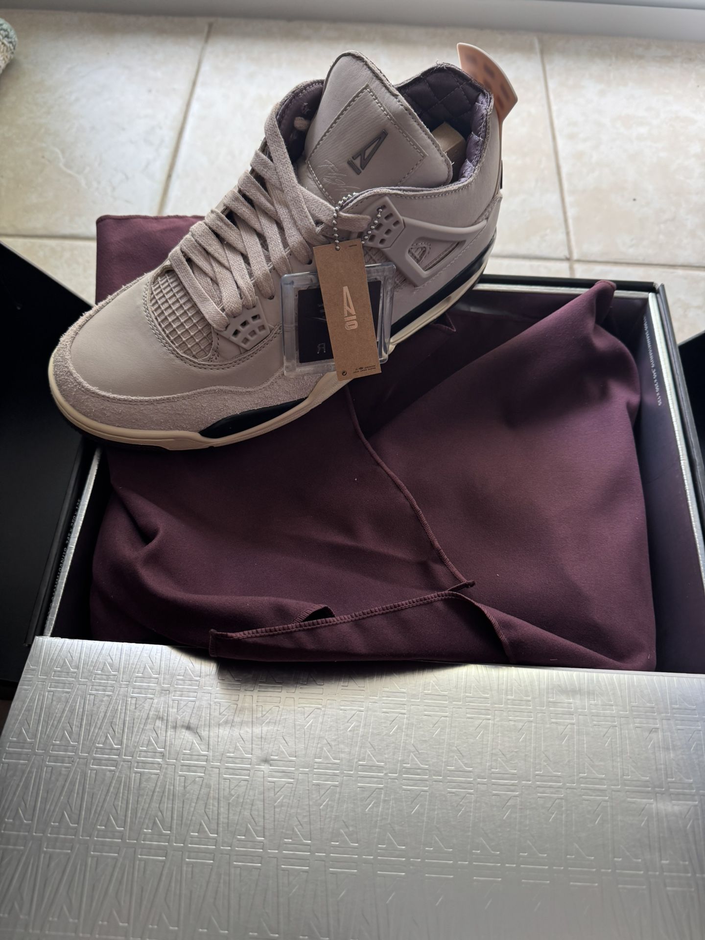 NIKE JORDAN 4 A Ma Maniére DEAD STOCK WITH RECEIPT BRAND NEW GOLF BASKETBALL SIZE 10