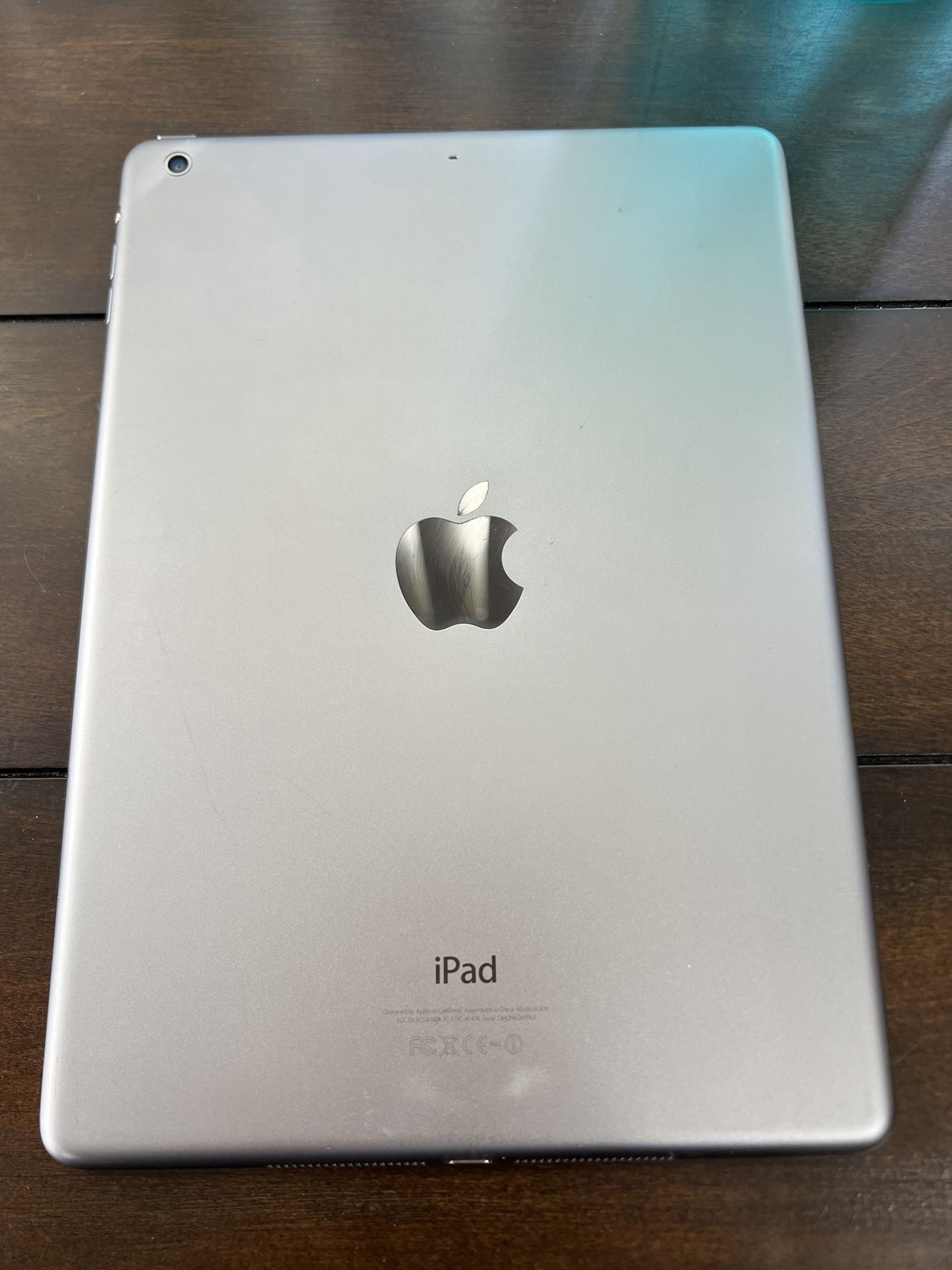Apple iPad  Air Model A1474 Space gray 
