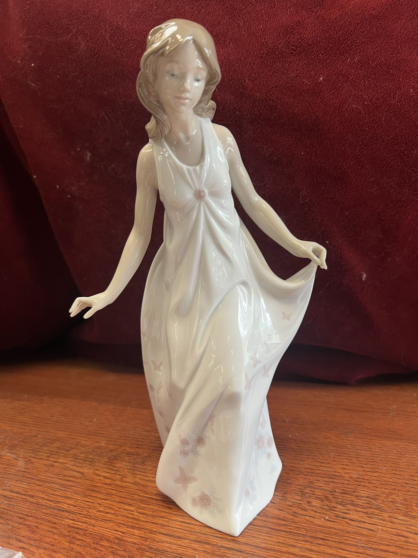 Lladro Wonderful Mother