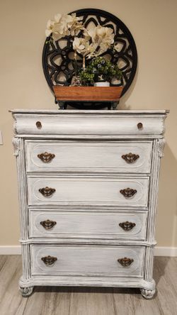 Dresser