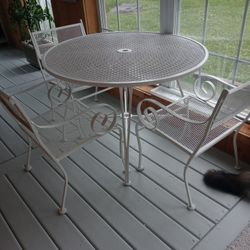 Table & chairs
