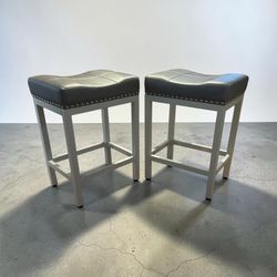 🔥 Set of 2 Modern Counter Bar Stools 24" Grey Metal + Black Faux Leather🔥