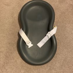 Keekaroo Peanut Changer - Grey