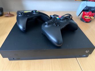 Xbox One X - 2 controllers - 1TB SSD
