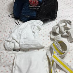 Complete Karate Kit And Uniform/ Kit De Karate  Completo Y Uniforms