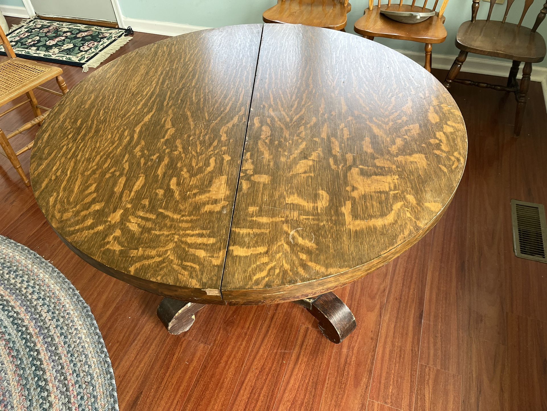 Claw Foot Round Table