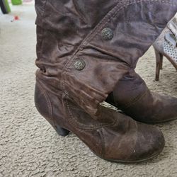 Size 8. With Zipper 