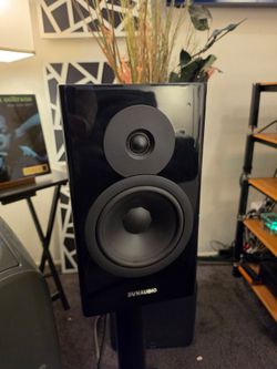 Dynaudio Evoke 20 Speakers
